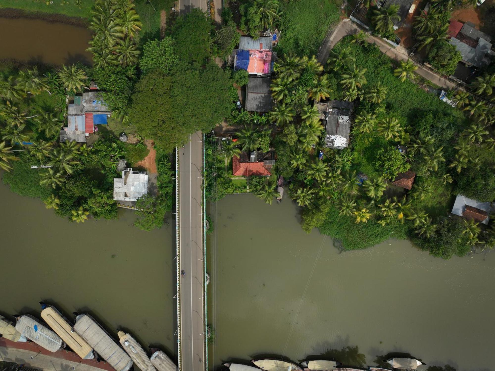 Little Chembaka Guest House คุมาราคม ภายนอก รูปภาพ