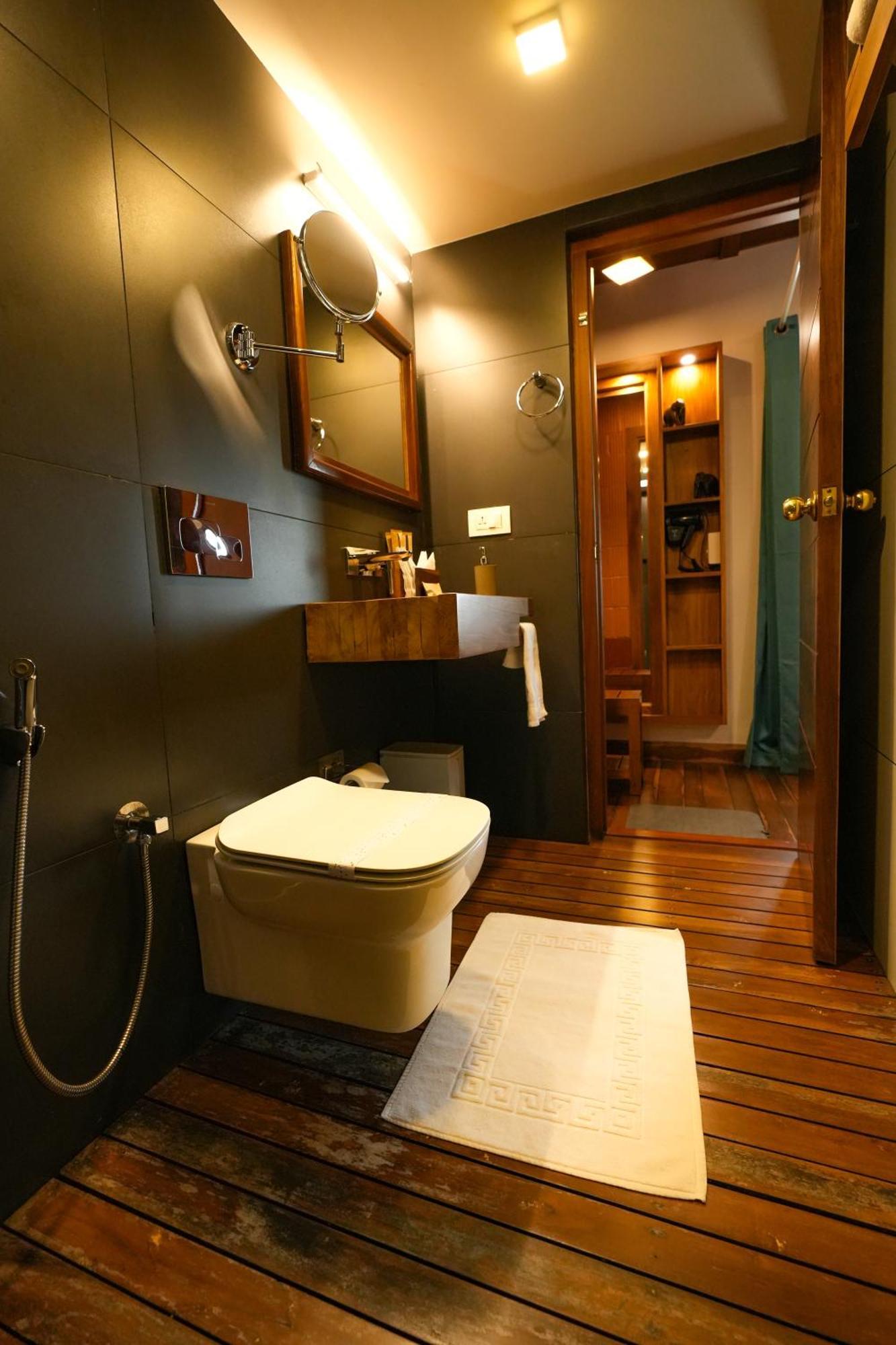 Little Chembaka Guest House คุมาราคม ภายนอก รูปภาพ